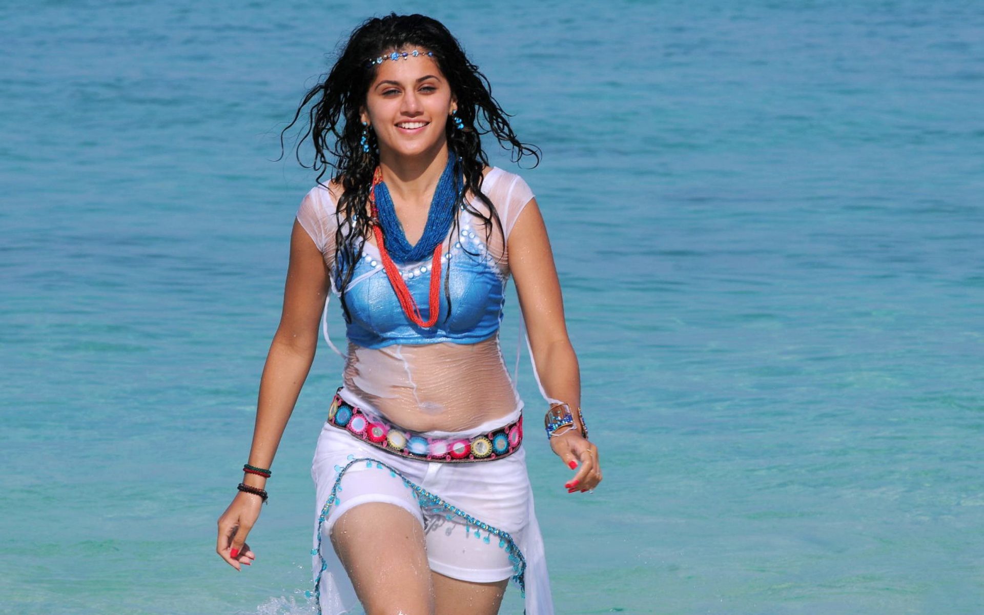 Tamil Model Taapsee Pannu Hot Hd Wallpapers – Indian Bikini